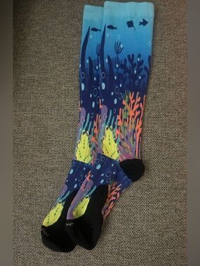 Pro Compression coral reef design socks sm/med